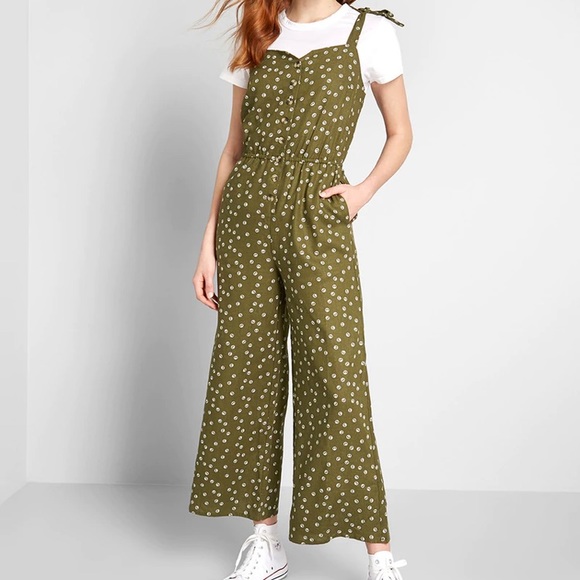 Modcloth Pants - ModCloth “Green Peace” jumpsuit M